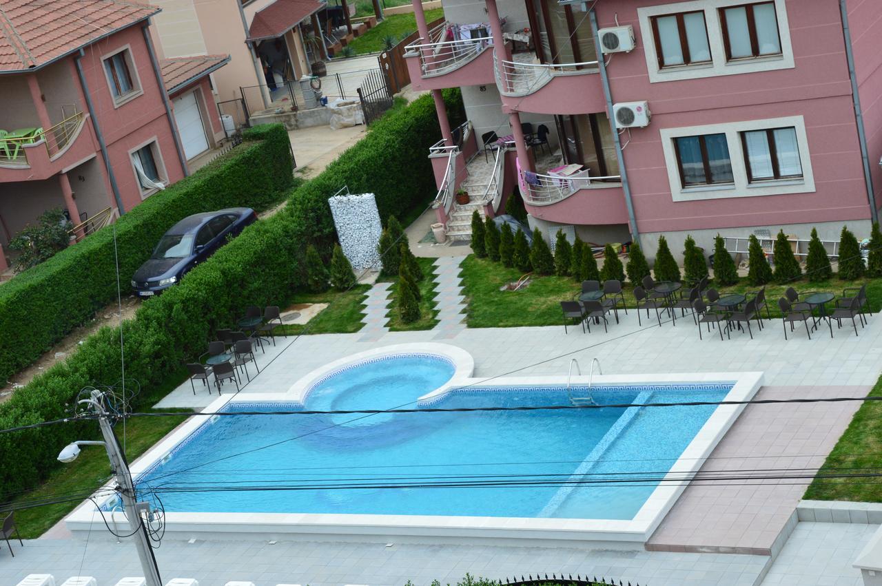 Poseidon Apartment Ni Екстериор снимка