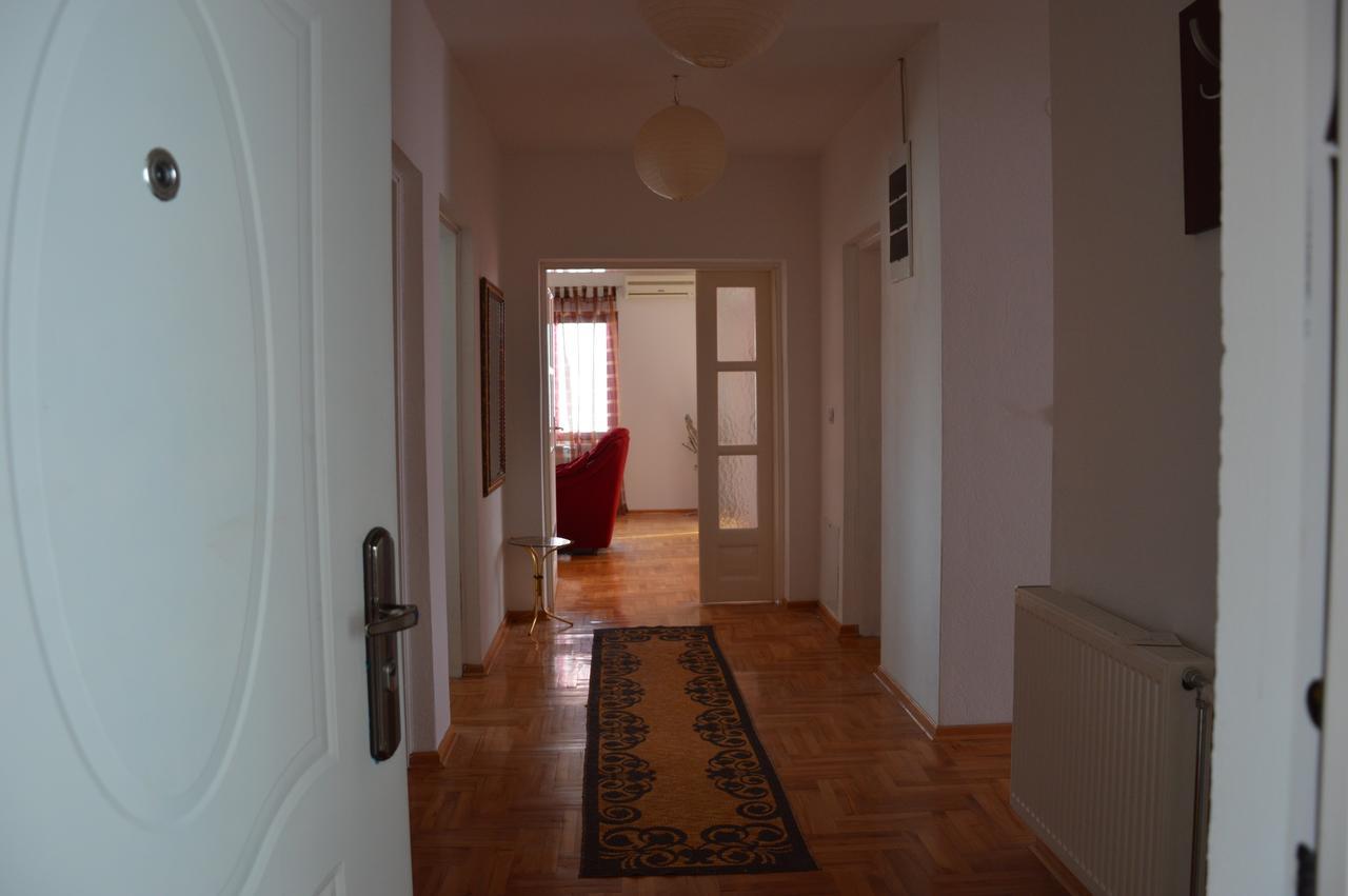 Poseidon Apartment Ni Екстериор снимка